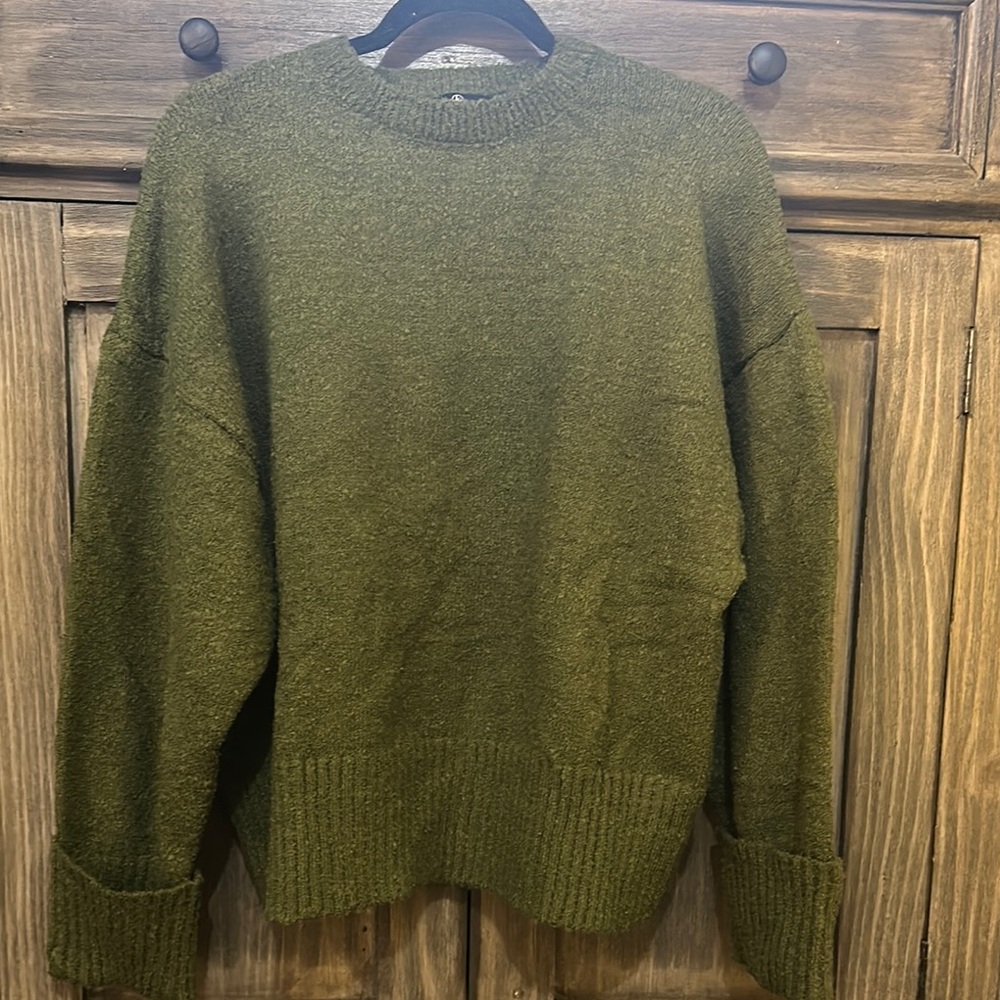 Cozy oversized  Olive Green Sweater. NEVER WORN